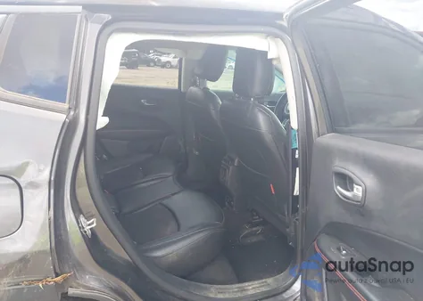 2019 Jeep Compass Trailhawk 4X4 z USA, uszkodzony, nr VIN 3C4NJDDB4KT683056